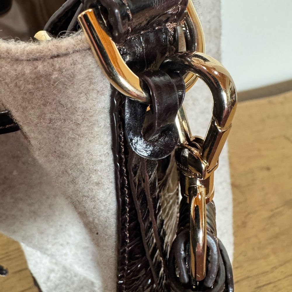 Brahmin Marlowe Bucket Bag. Unique Off White Wool and Dark Brown Crock. - Picture 10 of 15